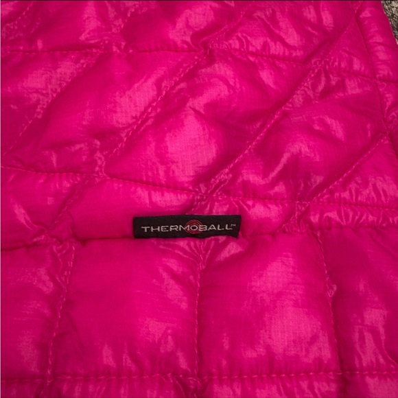 The North Face Winter Coat ThermoBall insulation light and warm - Picture 4 of 9